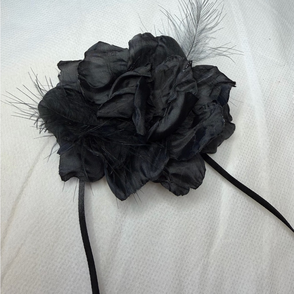 Chic Black Floral Brooch